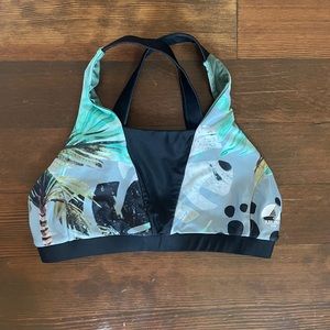 Title Nine/Hakuna reversible bikini top small